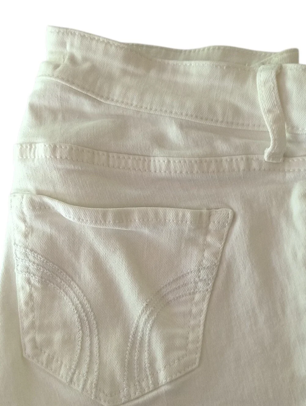 Hollister  White Super Skinny Jeans Size 3